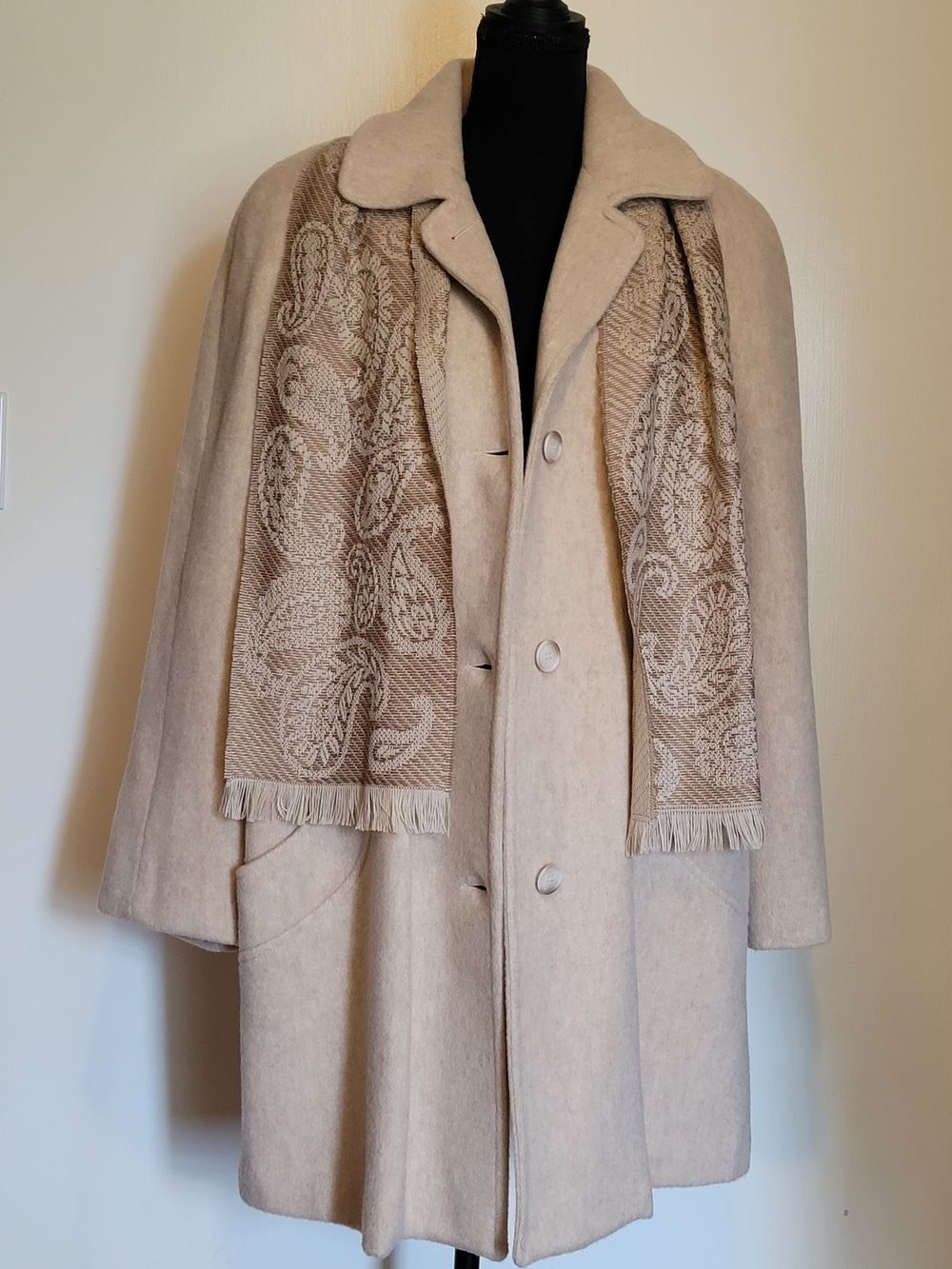 Vintage Winter Time Herman Kay  Wool-Blend Coat Size 18 Oatmeal Paisley Scarf